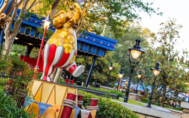 Disney bắt đầu lắp đặt 'Smellephants on Parade' tại Magic Kingdom